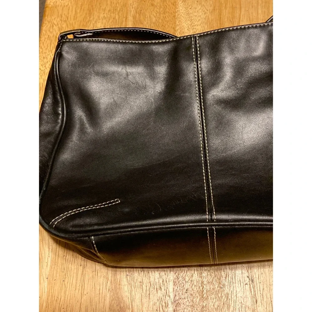 Etienne Aigner Black Leather Crossbody Bag Gold Logo Stitch Detail Hobo